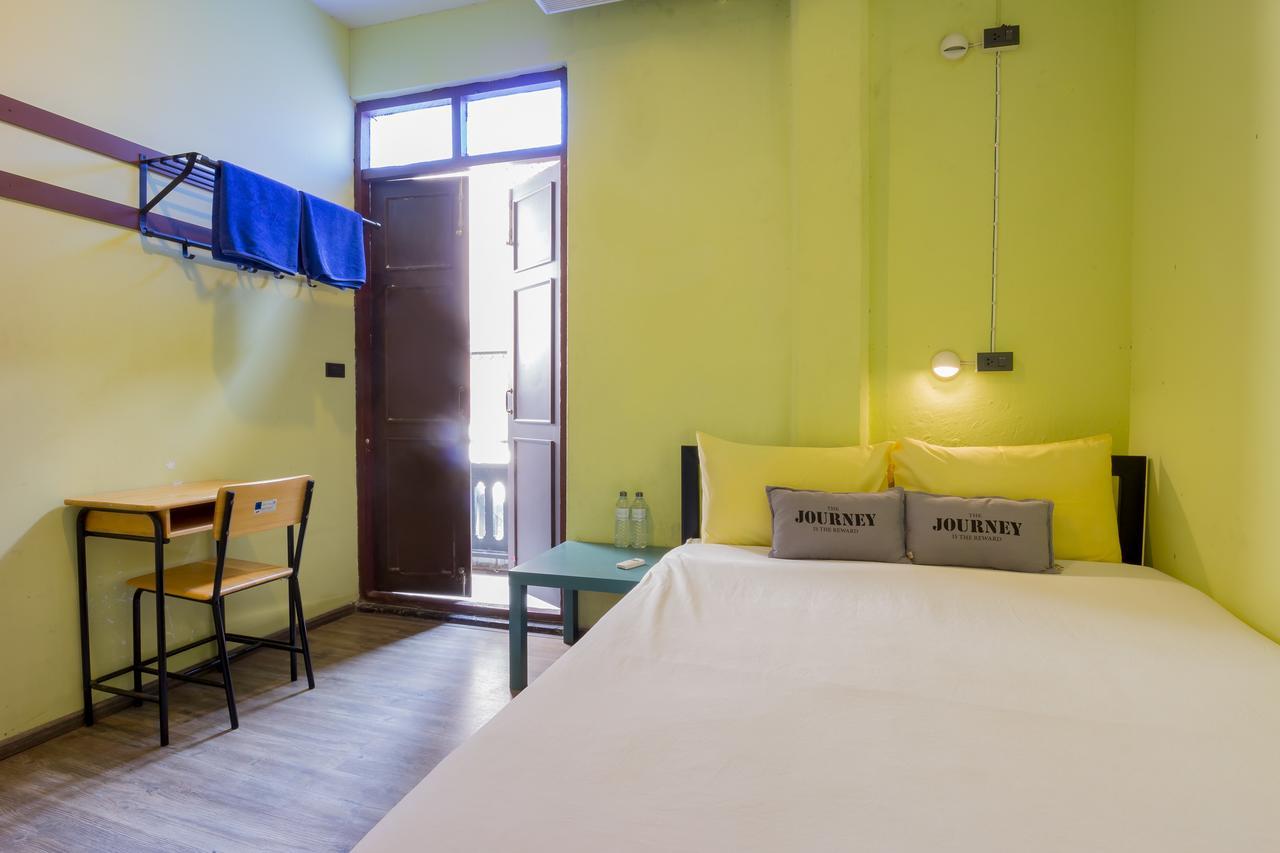 Oldtown Hostel Bangkok Ngoại thất bức ảnh