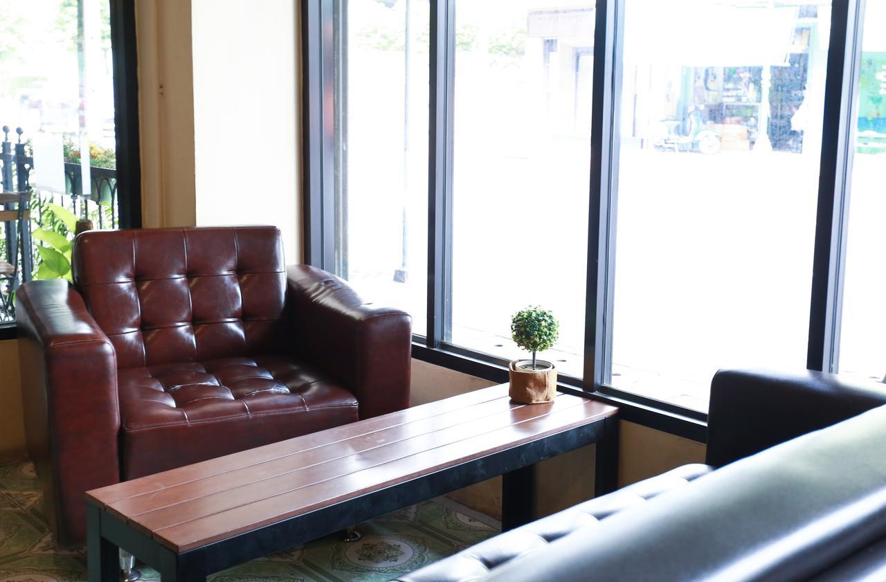 Oldtown Hostel Bangkok Ngoại thất bức ảnh