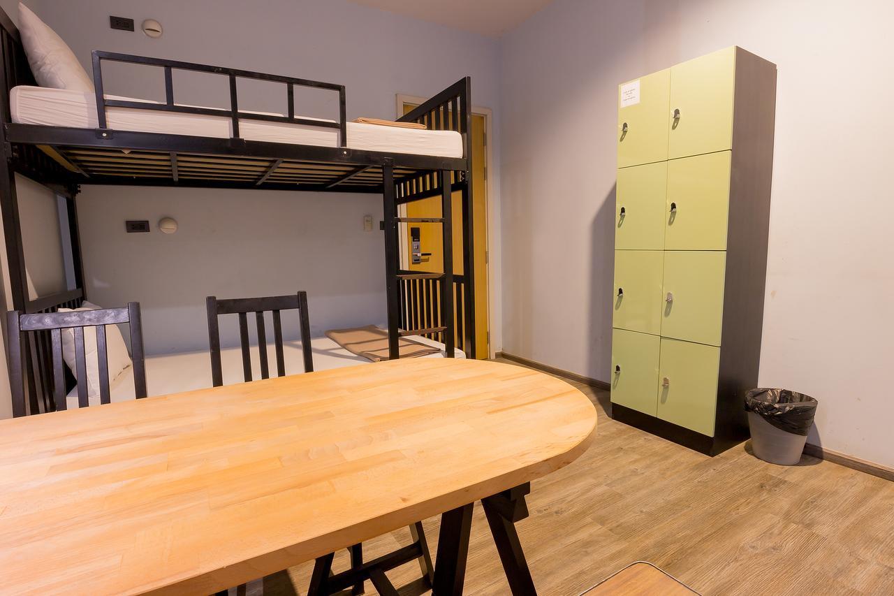 Oldtown Hostel Bangkok Ngoại thất bức ảnh