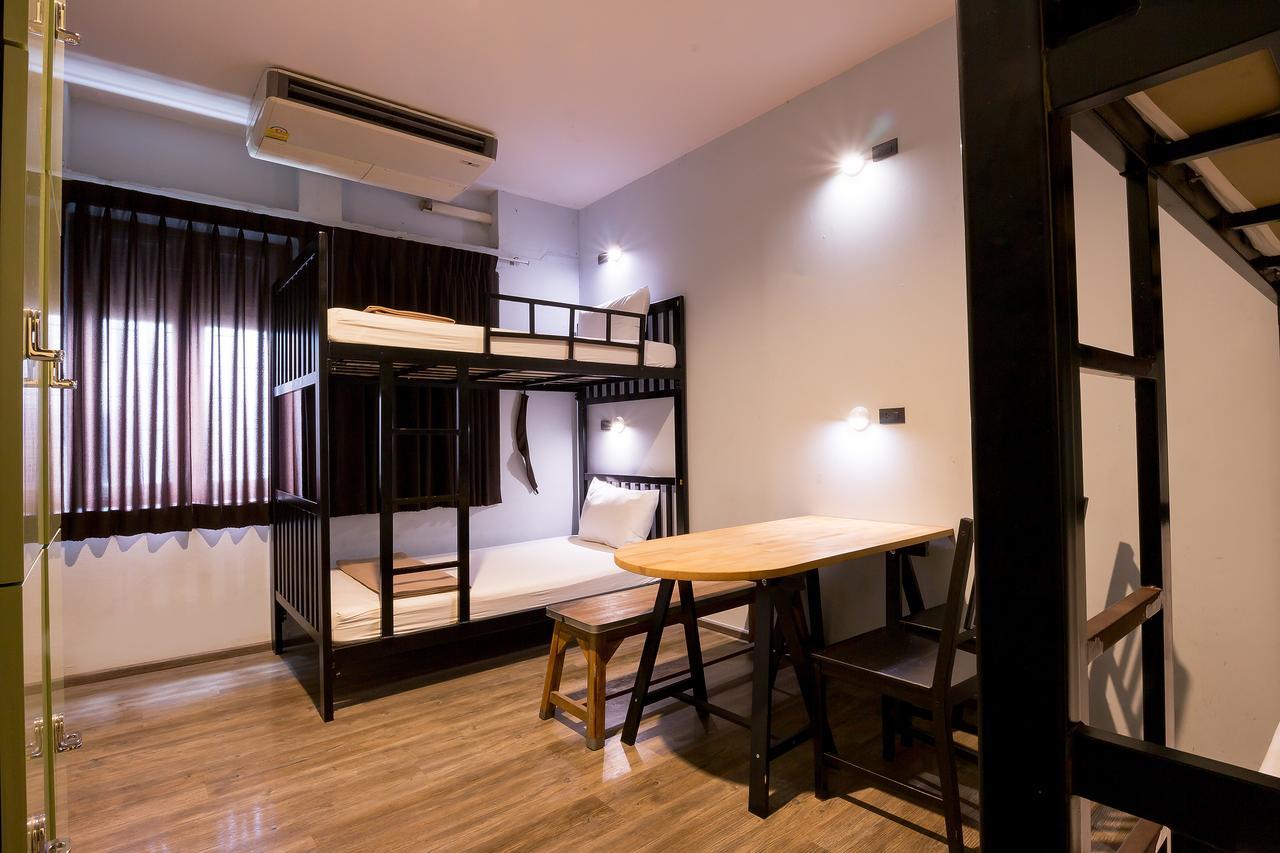Oldtown Hostel Bangkok Ngoại thất bức ảnh