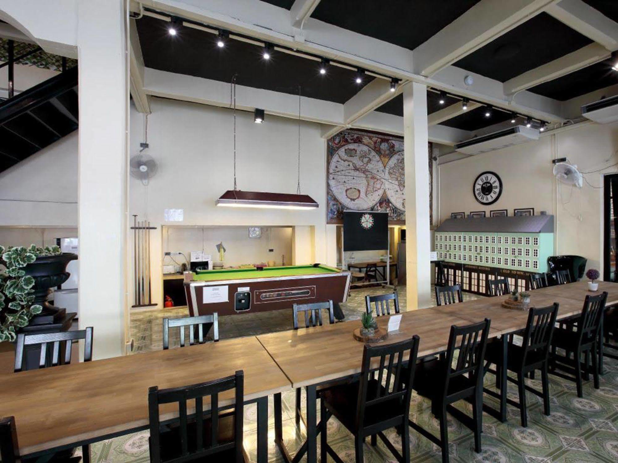Oldtown Hostel Bangkok Ngoại thất bức ảnh