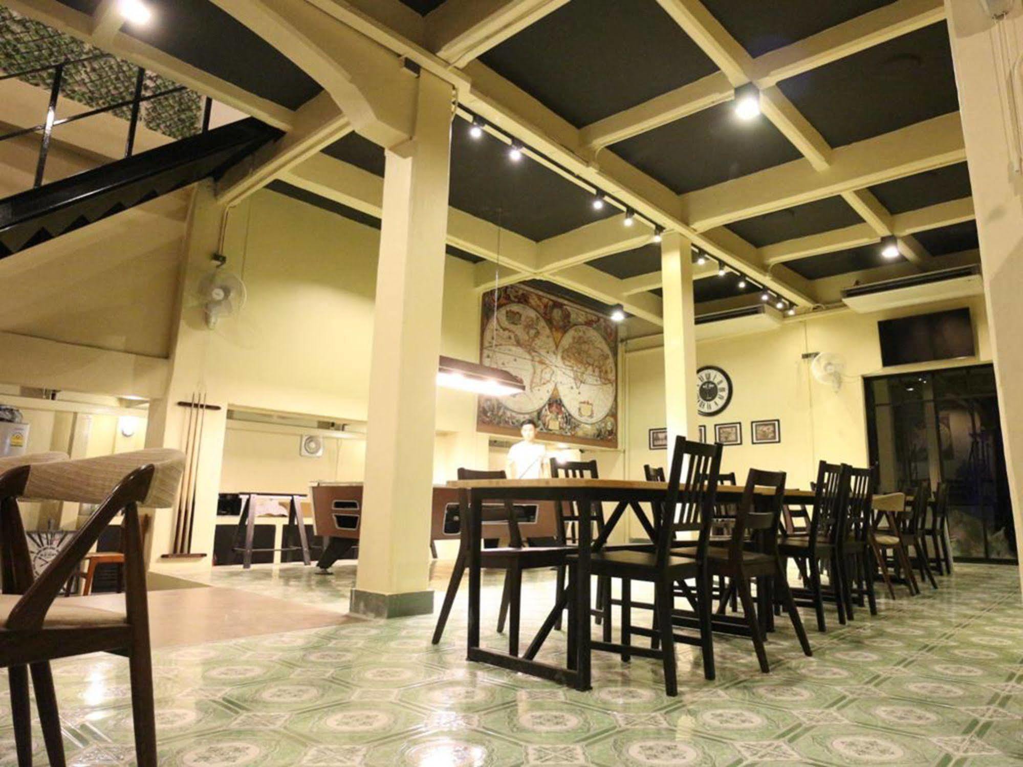 Oldtown Hostel Bangkok Ngoại thất bức ảnh