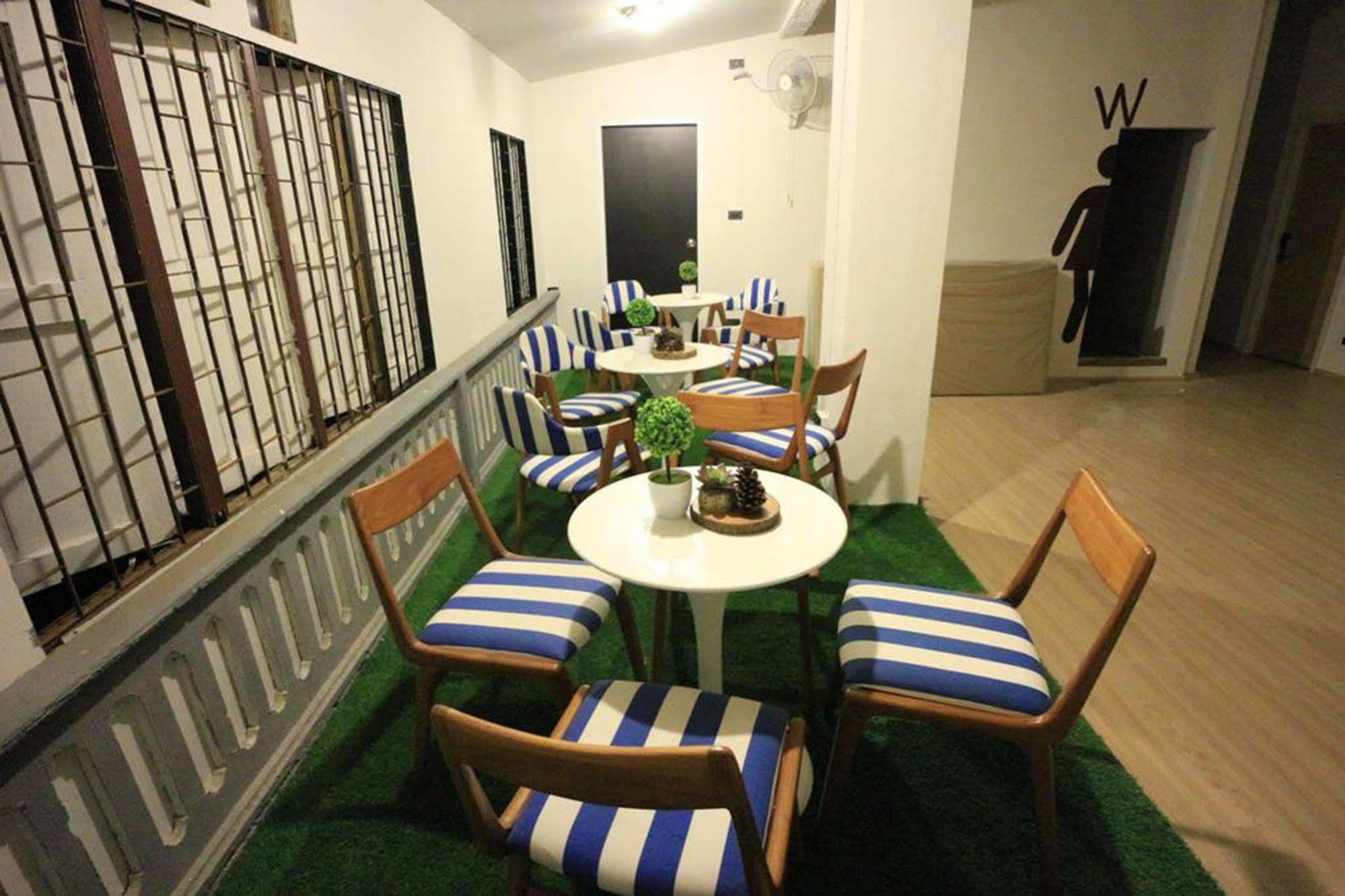 Oldtown Hostel Bangkok Ngoại thất bức ảnh