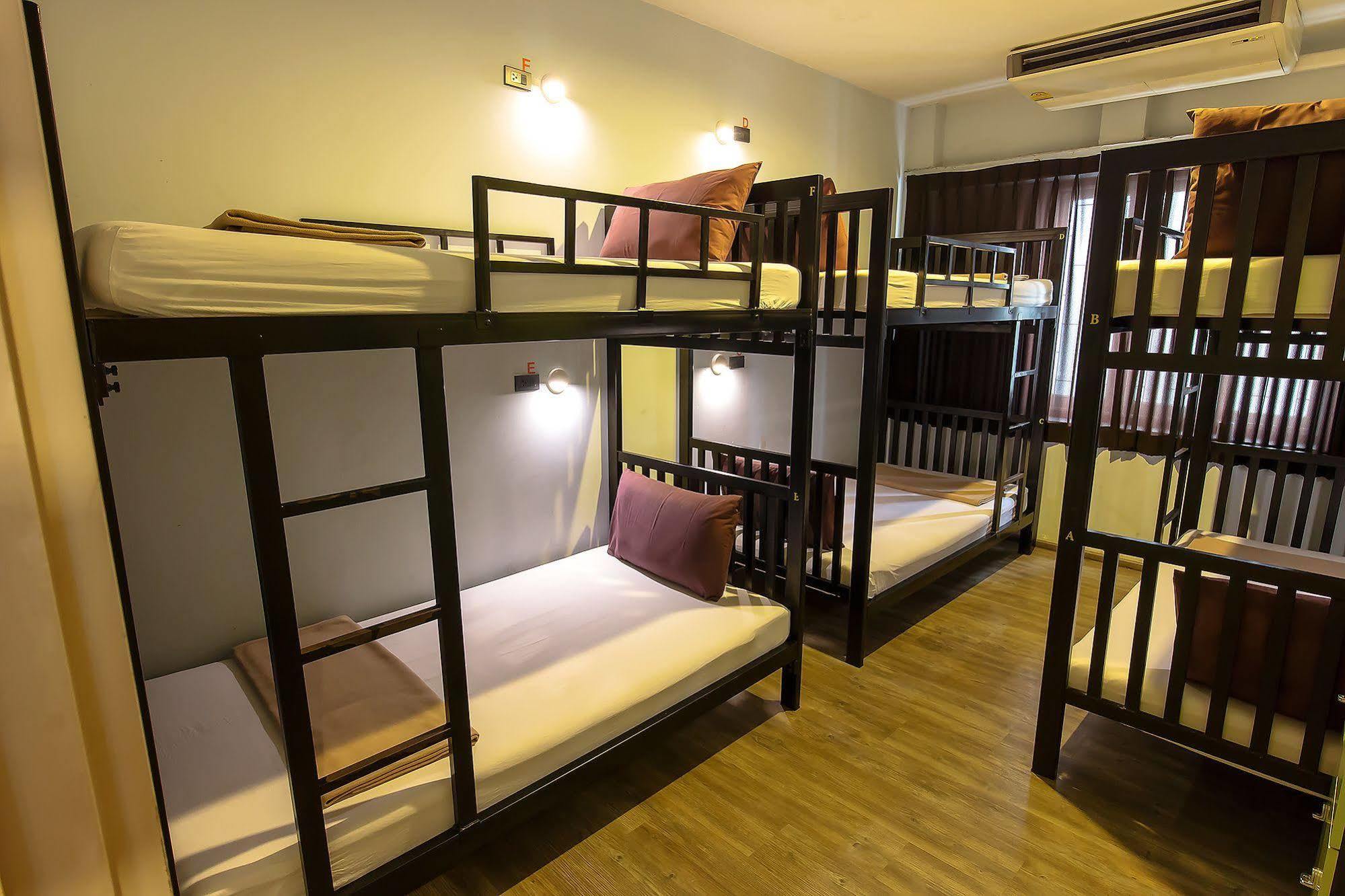 Oldtown Hostel Bangkok Ngoại thất bức ảnh