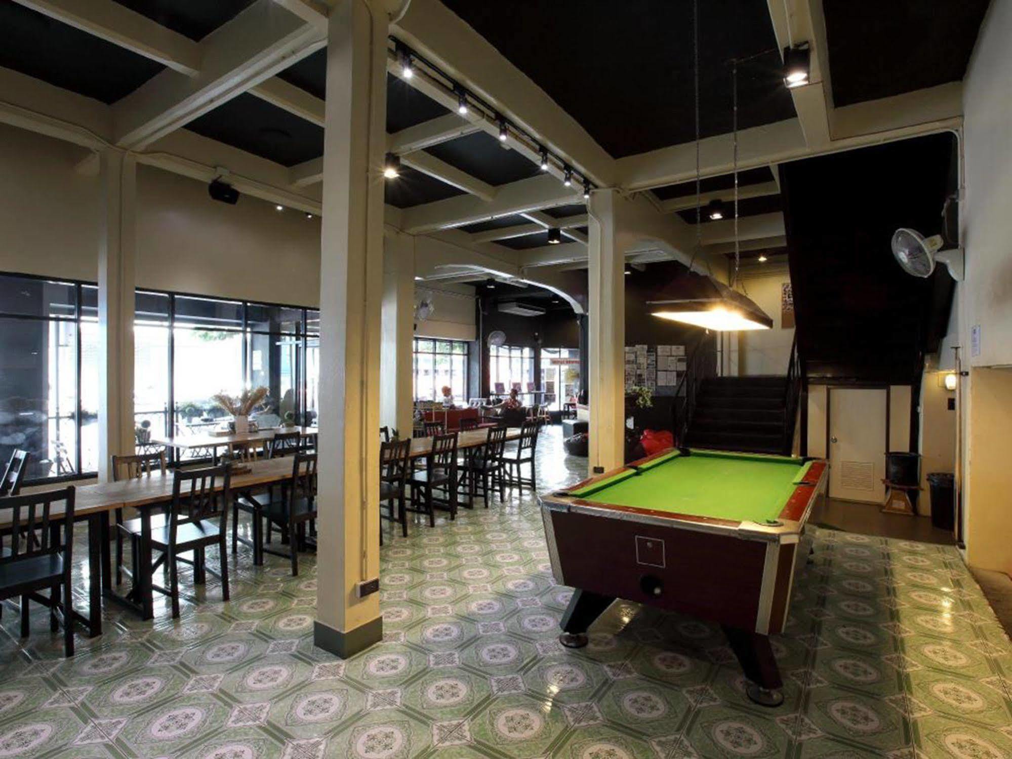 Oldtown Hostel Bangkok Ngoại thất bức ảnh