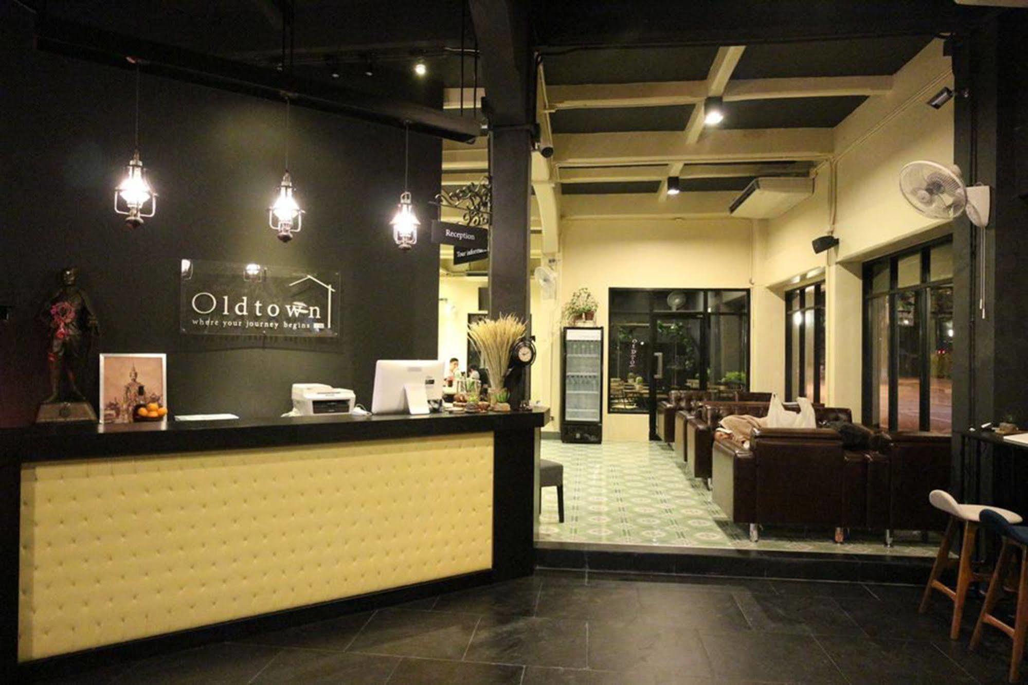 Oldtown Hostel Bangkok Ngoại thất bức ảnh