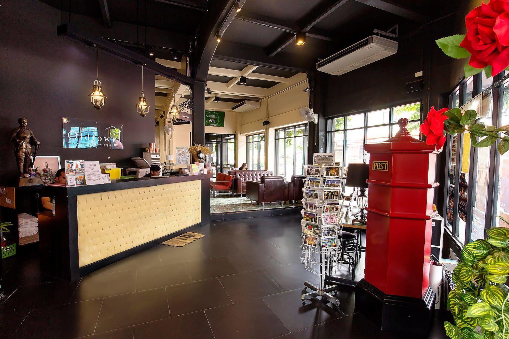 Oldtown Hostel Bangkok Ngoại thất bức ảnh