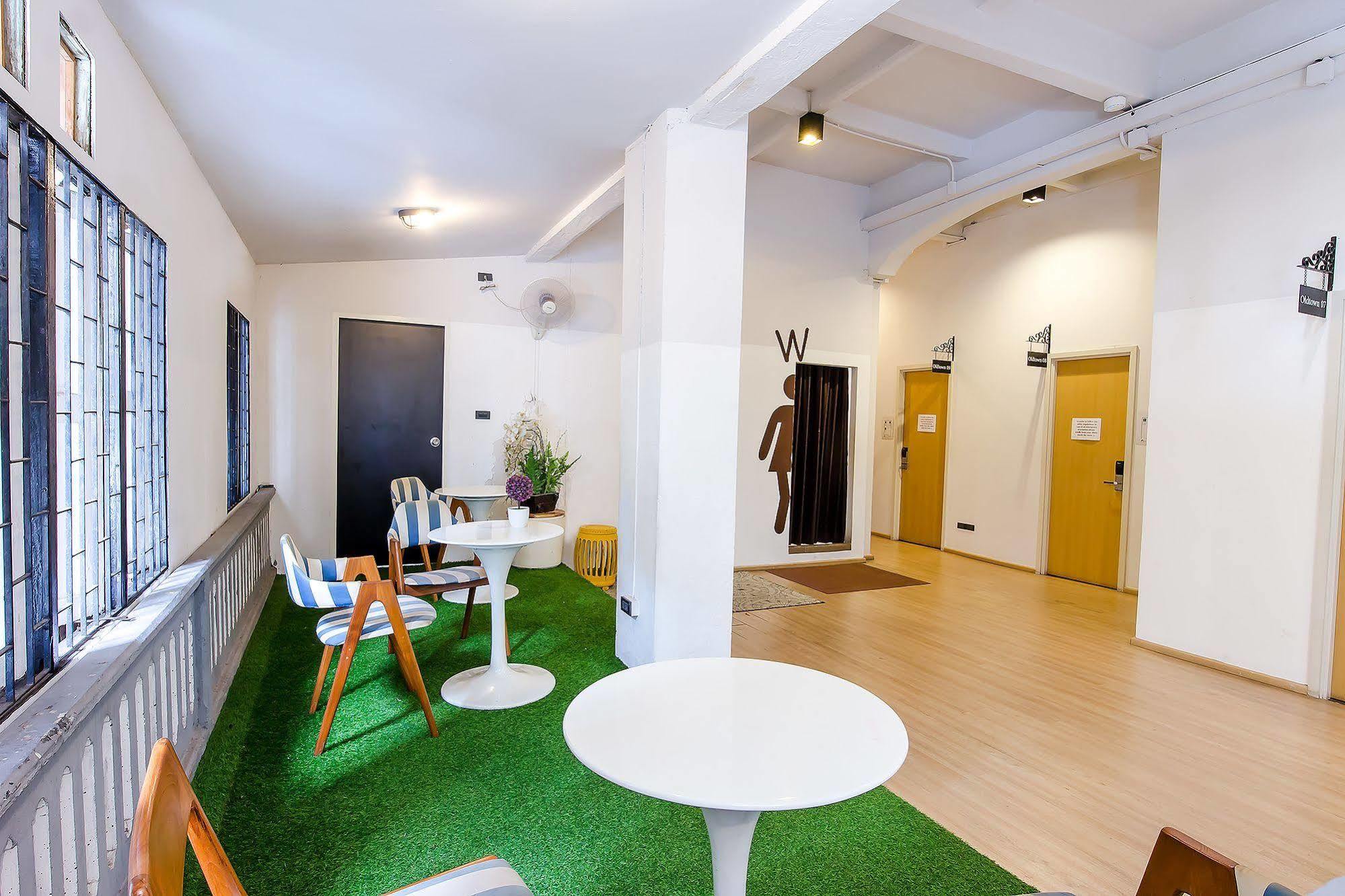 Oldtown Hostel Bangkok Ngoại thất bức ảnh