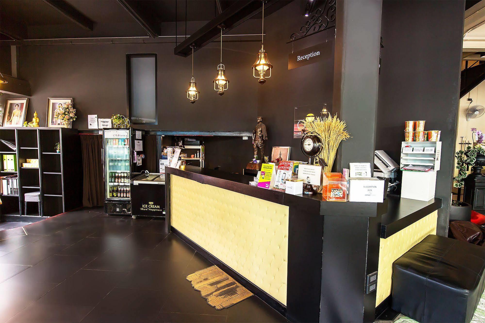 Oldtown Hostel Bangkok Ngoại thất bức ảnh