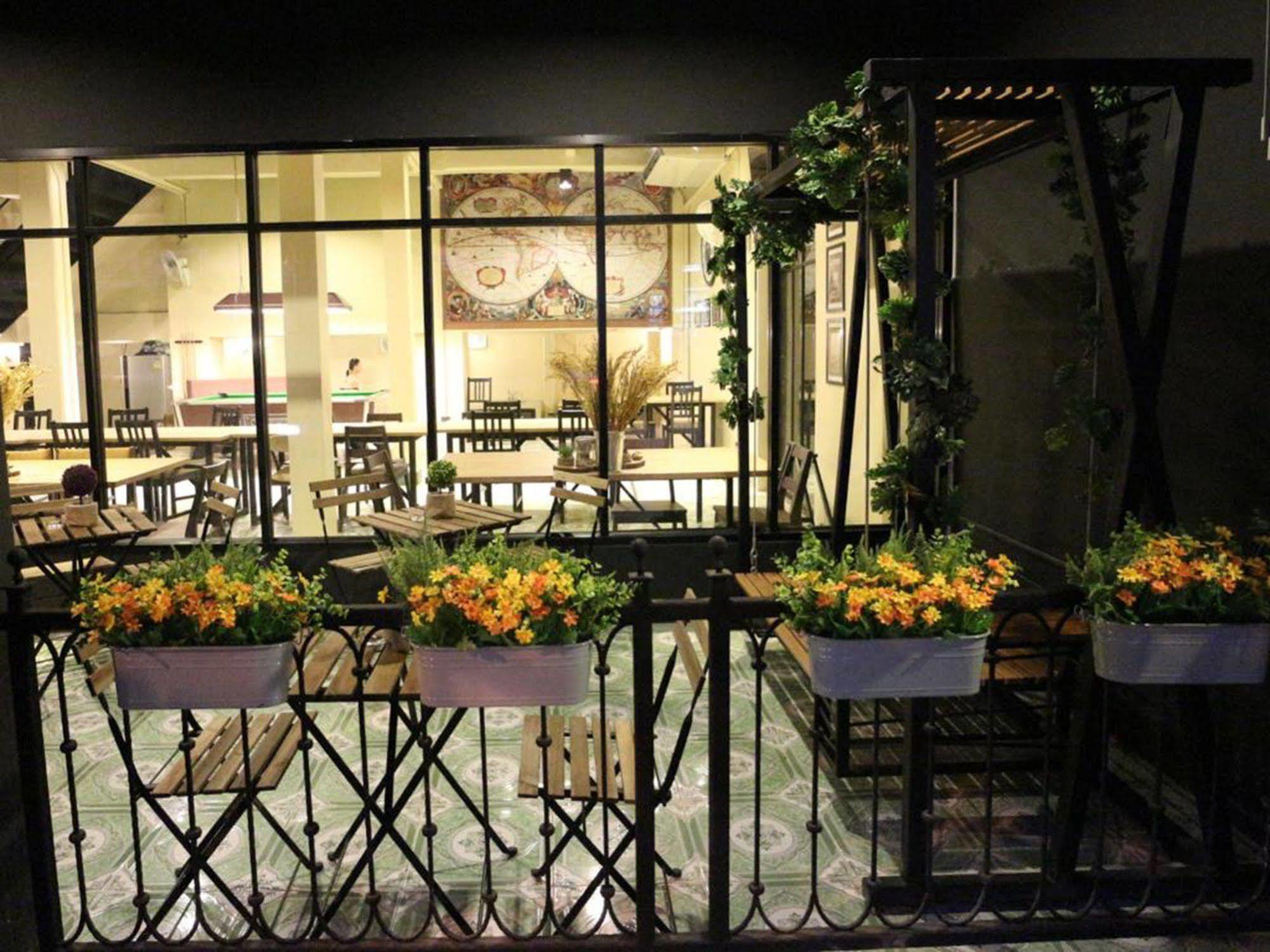Oldtown Hostel Bangkok Ngoại thất bức ảnh
